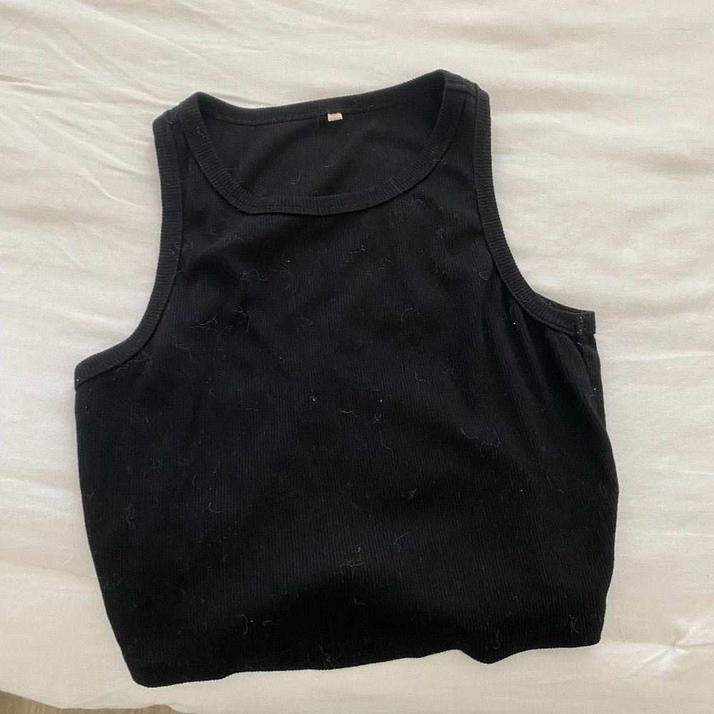 Black crop top tank